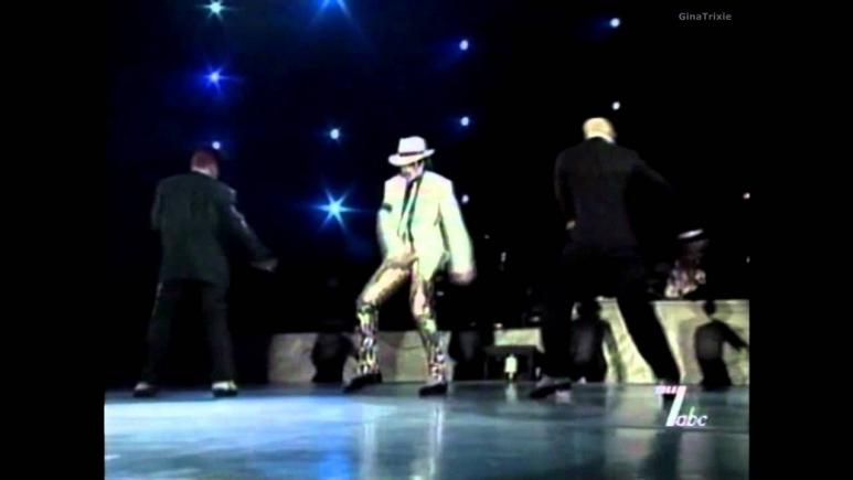 Administratorii averii lui Michael Jackson au lansat duminică seară pe YouTube concertul „Live in Bucharest” 