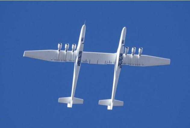 Acesta este cel mai mare avion din lume. Și tocmai a efectuat primul zbor