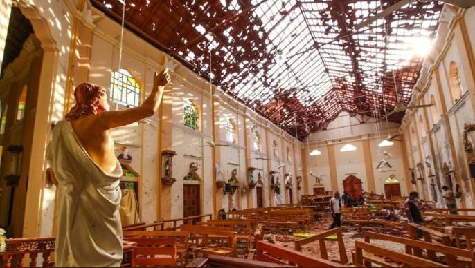 Guvernul din Sri Lanka atribuie atentatele sinucigașe din duminica Paștelui unei grupări islamiste locale