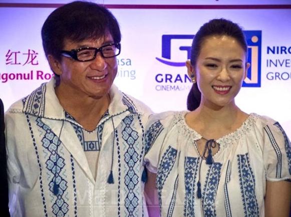 Jackie Chan şi Ziyi Zhang, îmbrăcaţi în ie românească