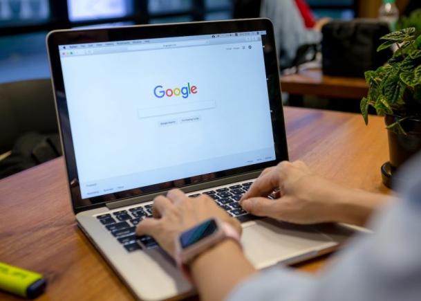 Ce au căutat românii pe Google în acest an: aria cercului și rețete de socata și colivă