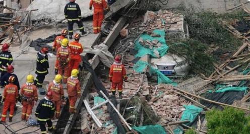 Încă o tragedie: un hotel cu cinci etaje s-a prăbușit în China. Clădirea era loc de carantină