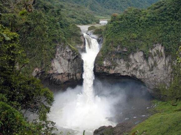 Ecuador: Dispariția misterioasă a unei cascade de 150 de metri