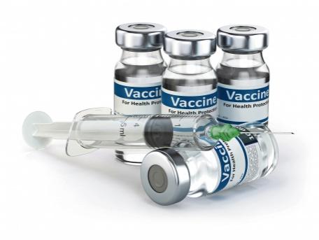 Potențial vaccin dezvoltat de Marea Britanie și aprobat până la începutul verii