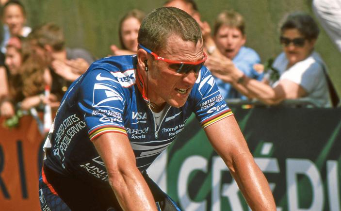 Ciclistul american Lance Armstrong recunoaște că s-a dopat încă de la debutul carierei