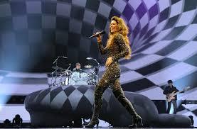 Celebra cântăreață Shania Twain dezvăluie boala care i-a distrus corzile vocale și ce a însemnat pentru ea să fie crescută într-un bar