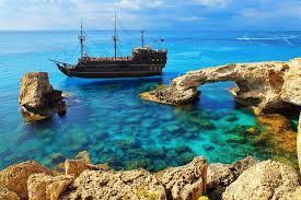 Noi oferte de vacanță: Cipru va suporta cheltuielile medicale pentru turiștii confirmați pozitiv cu noul coronavirus