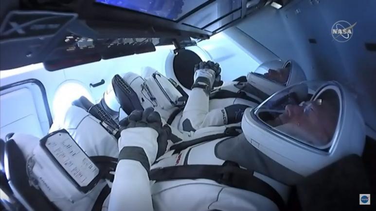 Capsula Crew Dragon a andocat la ISS