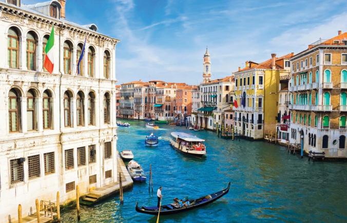Gondolierii venețieni reduc numărul pasagerilor, fiindcă aceștia sunt din ce în ce mai grași