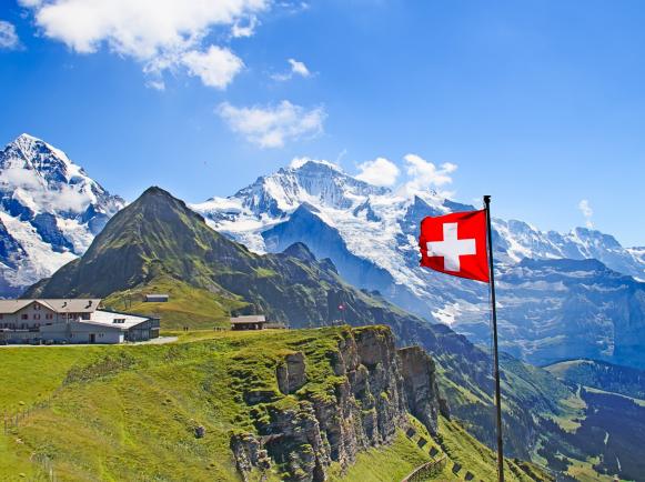 Munții elvețieni s-au aprins, pentru a marca Ziua Naţională a ţării