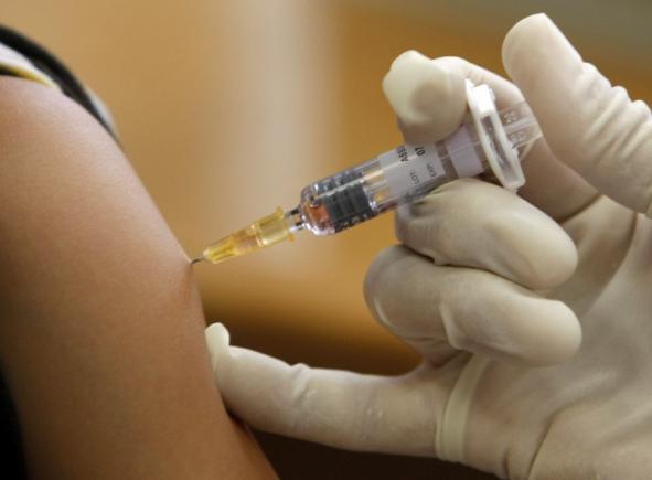 Compania Pfizer anunţă că vaccinul său anti-COVID este eficient în proporţie de peste 90%