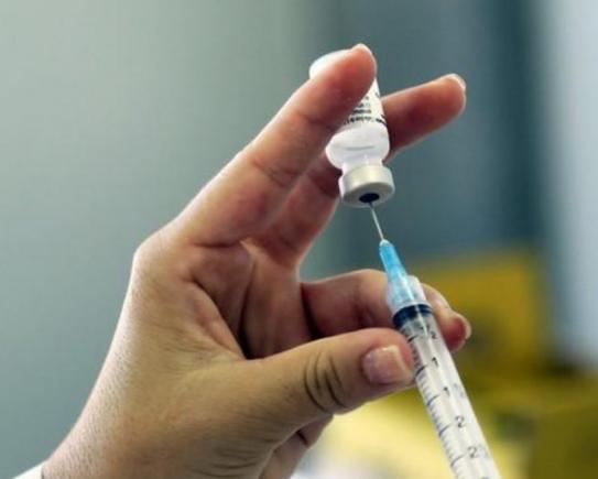 Pfizer testează vaccinul anti-COVID-19 la copii cu vârste între 6 luni și 11 ani