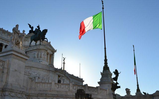 Italia prelungește carantina și introduce vaccinarea obligatorie