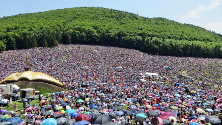 Cel mai mare pelerinaj al catolicilor din România, de la Şumuleu-Ciuc, se va organiza anul acesta în șaua muntelui