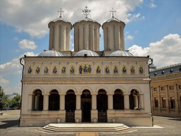 S-au împlinit 363 de ani de la sfinţirea Catedralei Patriarhale