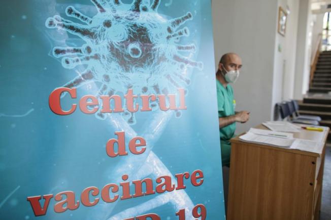 Mai multe centre de vaccinare din țară vor fi închise temporar