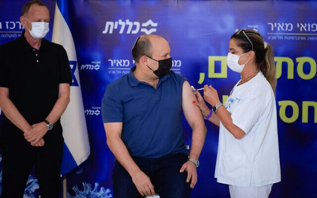 Israelul a început vaccinarea cu a treia doză a persoanelor trecute de 40 de ani