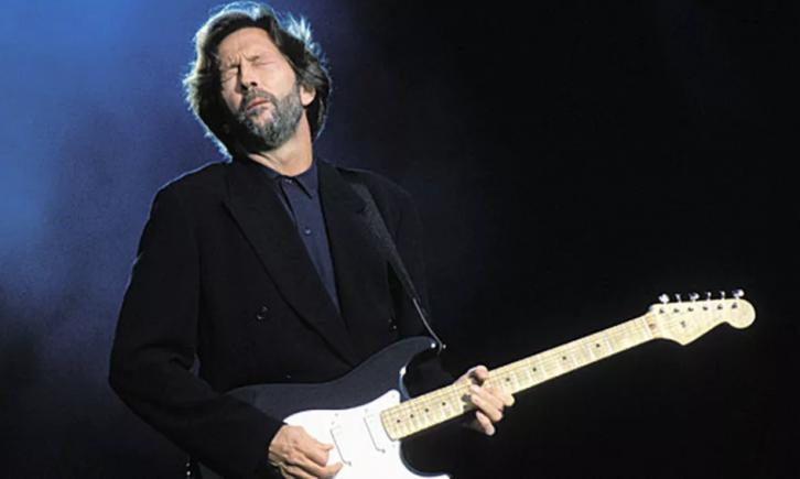 Eric Clapton spune că persoanele care se vaccinează sunt sub „hipnoză în masă”
