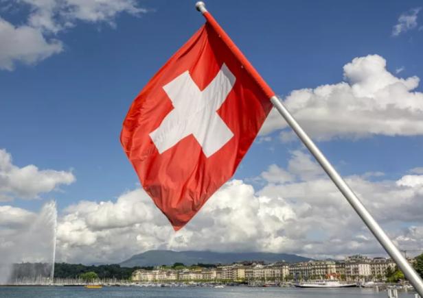 Vaccinuri: In Elveția milioane de doze deja comandate devin inutile și ar putea costa scump, spun asociațiile de protecție a consumatorului