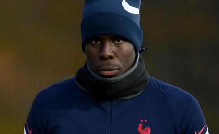 „Cruzime inacceptabilă”: se cere înlăturarea fotbalistului Kurt Zouma din echipa Franței după ce acesta s-a filmat lovindu-și pisica
