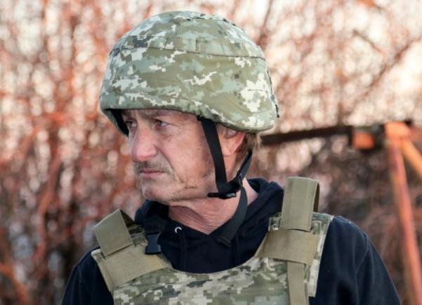 Sean Penn a sosit în Ucraina pentru a filma un documentar despre invazia Rusiei