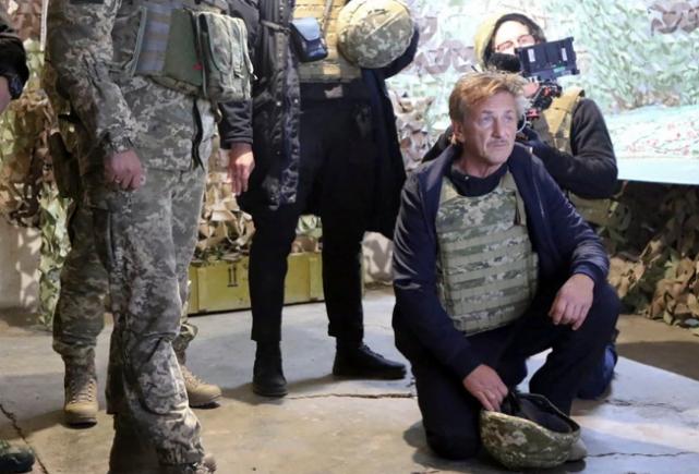 Aflat în Ucraina, Sean Penn  spune SUA „și-au pierdut sufletul” dacă vor permite ca Ucraina să lupte singură
