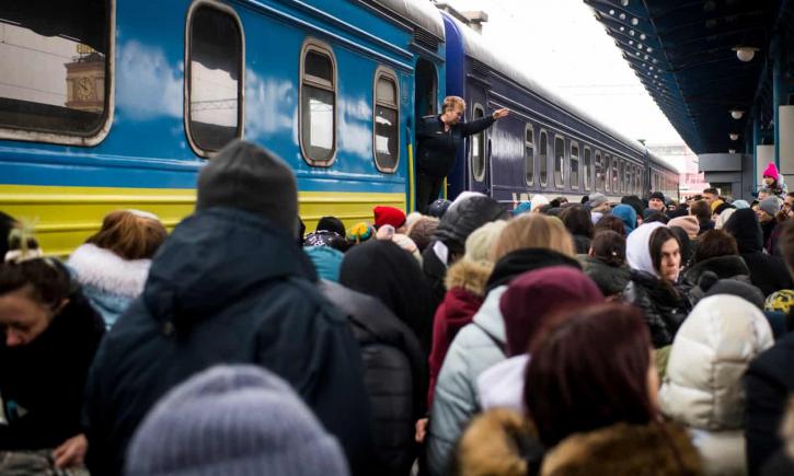 Ultimul tren: haos în gara din Kiev pe măsură ce rușii se apropie