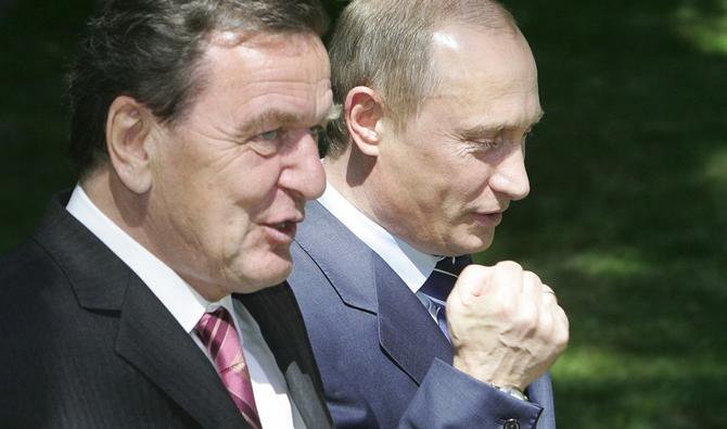 Germania: Fostul cancelar Gerhard Schröder refuză sa-l condamne pe prietenul său Vladimir Putin