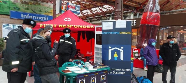 CFR Călători a deschis o casă de bilete prioritară pentru refugiați, în Gara de Nord București