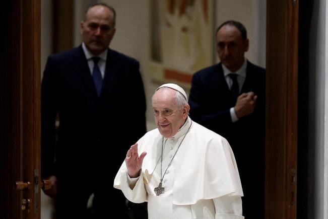 Papa Francisc denunță „crimele și atrocitățile” comise în Ucraina