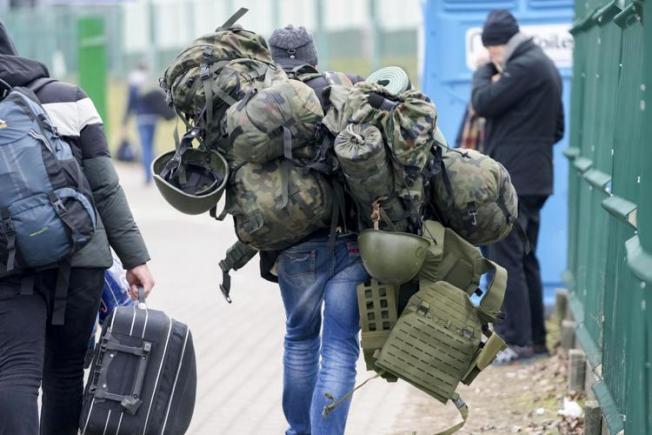 Voluntarii legiunii străine fug din Ucraina: "Iad pur – foc, strigăte, panică. Și multe bombe și rachete"