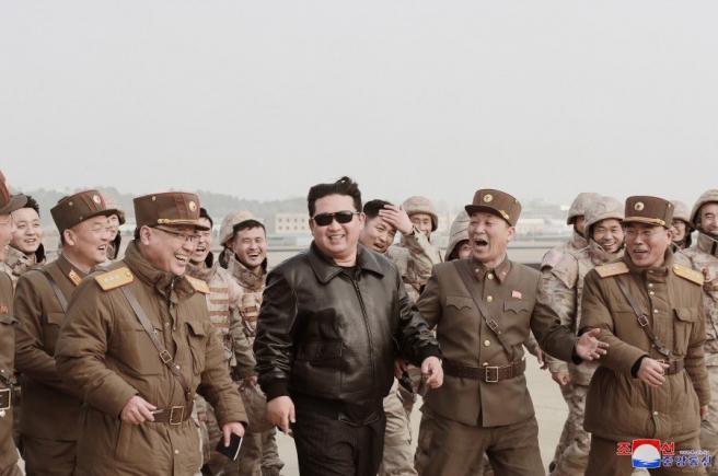  Kim Jong-un filmat în stil Top Gun la testarea „noului tip” de rachete balistice intercontinentale