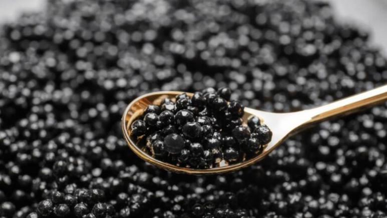 Noi sancțiuni: Marea Britanie interzice caviarul rusesc