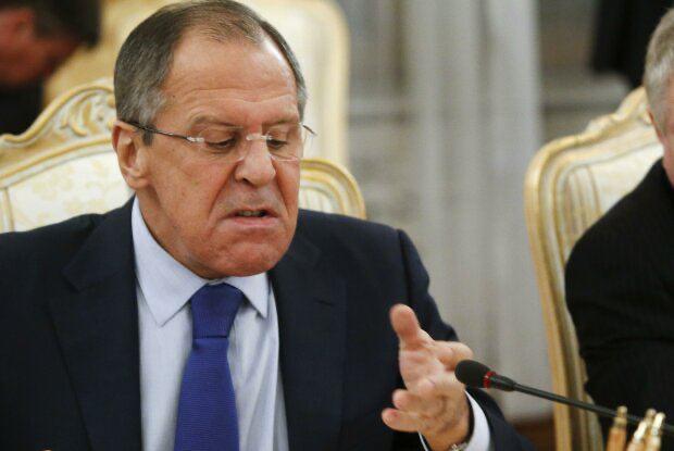 Lavrov cere NATO să înceteze înarmarea Kievului pentru a rezolva „criza ucraineană”