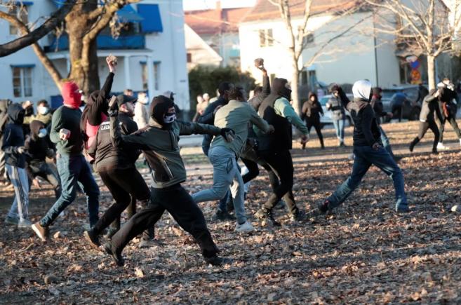Revolte în Suedia: integrarea imigranților este un eșec, conform premierului