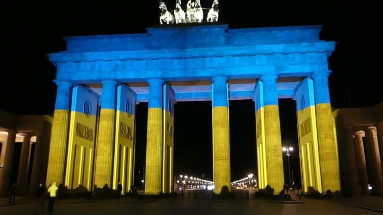 Berlinul interzice steagul ucrainean la mitingurile din 8 și 9 mai - ambasadorul Ucrainei e revoltat