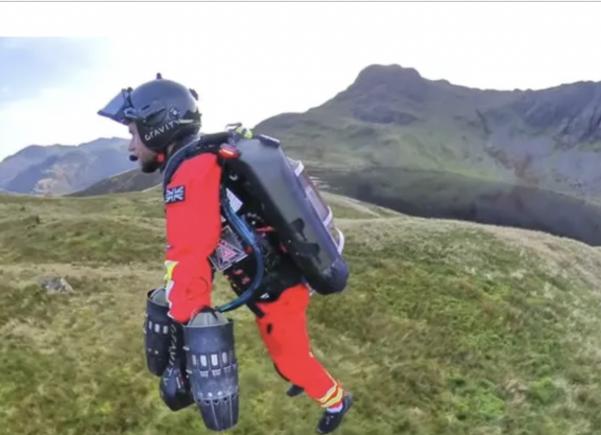 CA ÎN FILME. Costume zburătoare pentru paramedicii din Marea Britanie VIDEO