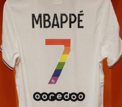 Un jucător de la PSG a refuzat să joace pentru a nu purta tricoul cu însemnele LGBTQIA+ 