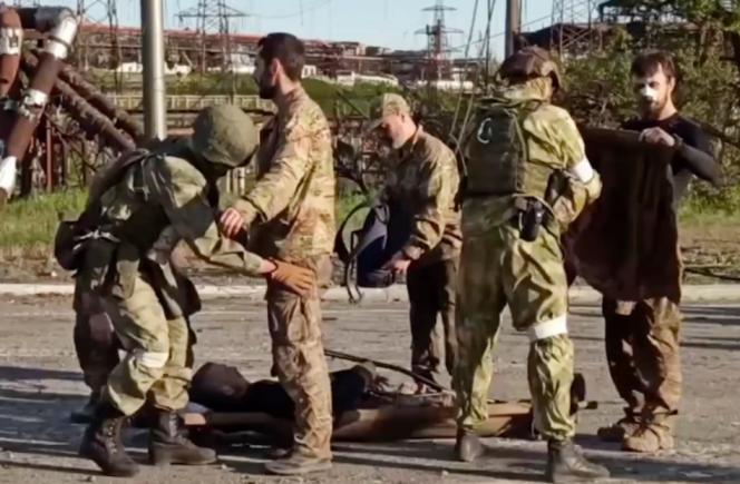 Procurorul General al Rusiei cere să recunoască Regimentul Azov drept „organizație teroristă” iar Parlamentul vrea interzicerea schimbului de prizonieri
