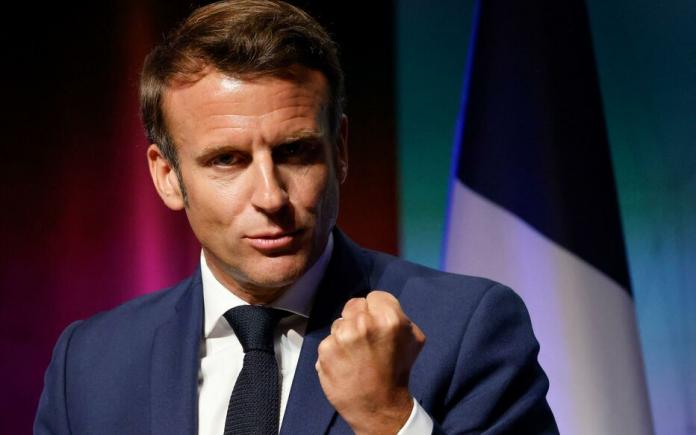 Emmanuel Macron: Franța a „intrat într-o economie de război”