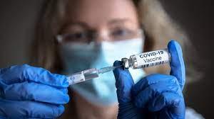 OMC ridică temporar brevetele pentru vaccinurile COVID-19