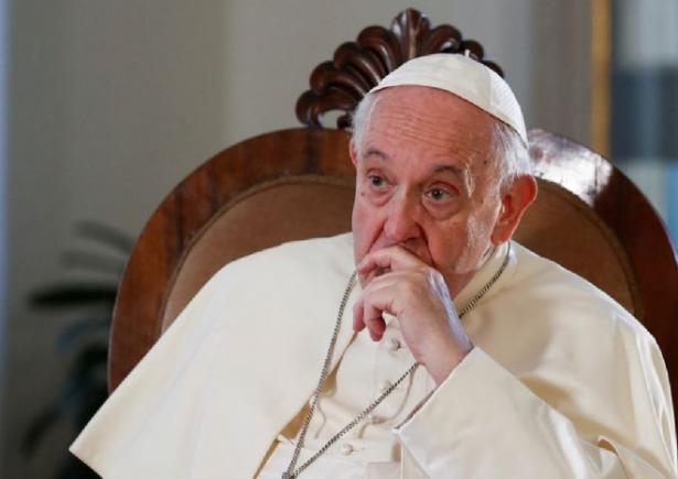 Papa Francisc: „Trăim al Treilea Război Mondial pe bucăți”