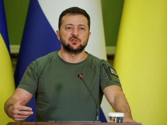Șeful securității interne și procurorul general din Ucraina a fost doar suspendați și nu demiși cum anunțase Zelensky