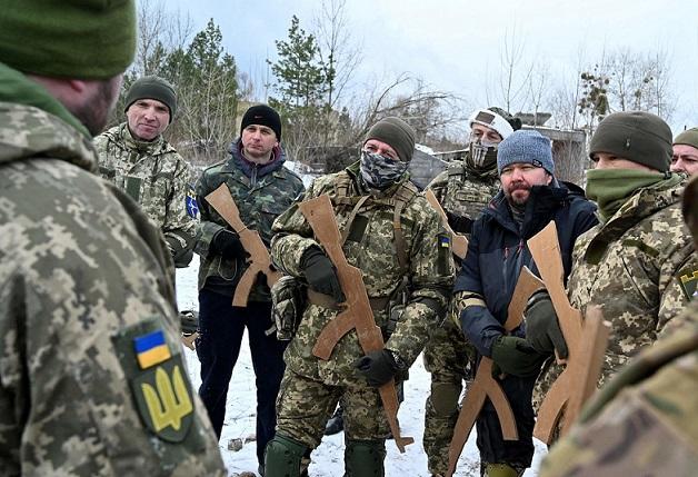 Ucraina "nu a pierdut încă Donbass"-ul, a efectuat doar „o retragere premeditată" spun oficialii SUA