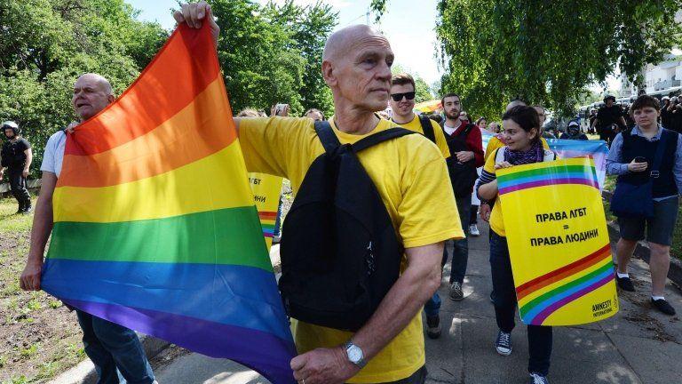 Zelensky spune că Ucraina ar putea permite uniunile civile pentru cuplurile de același sex