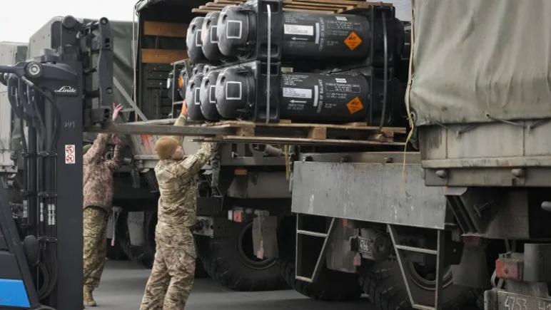 De ce ajutorul militar acordat Ucrainei nu ajunge întotdeauna în prima linie: „doar 30% ajunge la destinația finală”