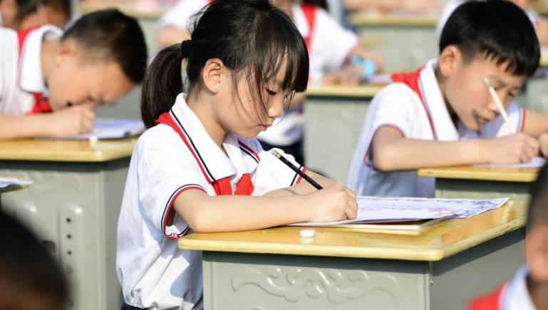 În China, elevii sunt urmăriți de stilouri conectate