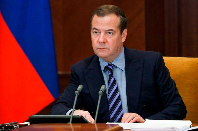 Medvedev către europeni: „pedepsiți-vă guvernele la urne să răspundă pentru prostia lor evidentă”