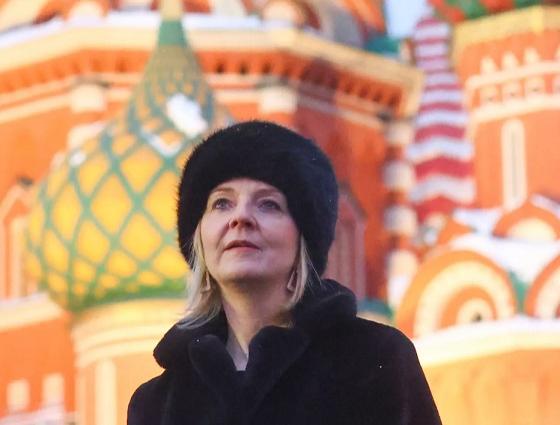 Noul prim-ministru britanic Liz Truss se confruntă cu ostilitatea Rusiei încă din prima zi