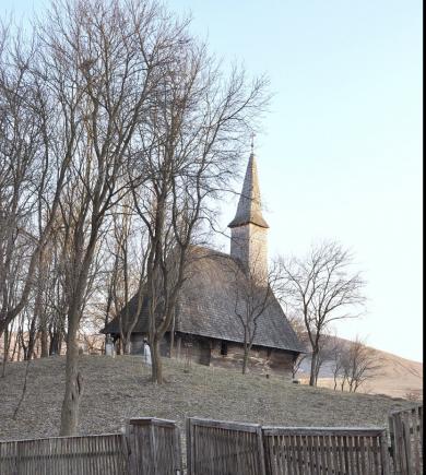 Biserica de lemn din Calna, veche de peste 300 de ani, a fost restaurată și resfințită